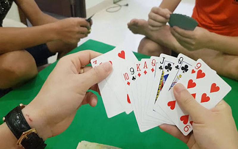 Sâm Lốc là một trong những trò chơi game đánh bài dân gian Việt Nam được yêu thích